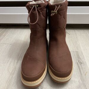 Toms Brown Winter Boots